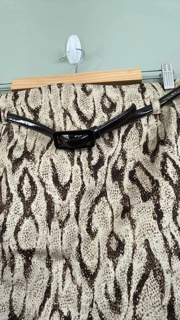 Apt. 9 women’s NWT 18 brown lined skirt with side, zipper and slit at hem